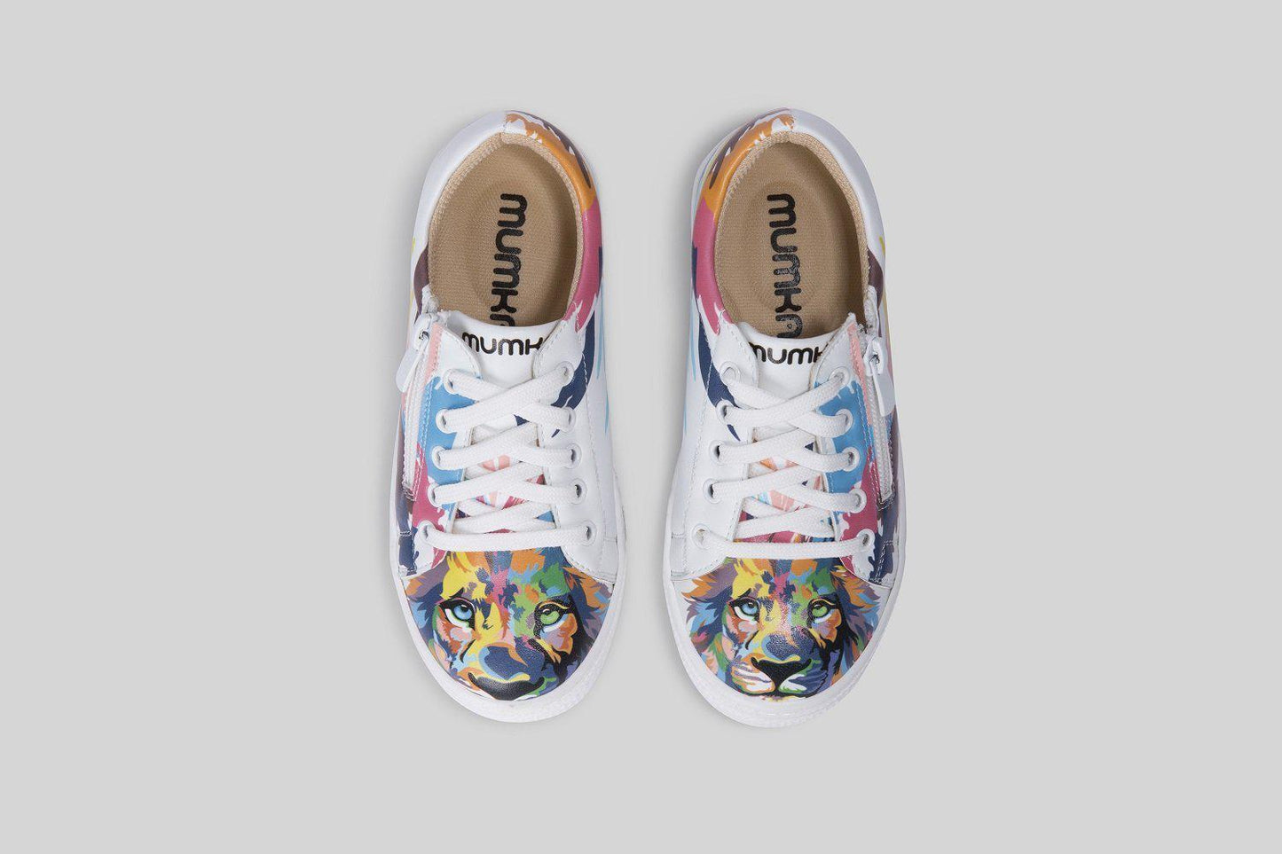 woman-lion-king-colors-sneakers