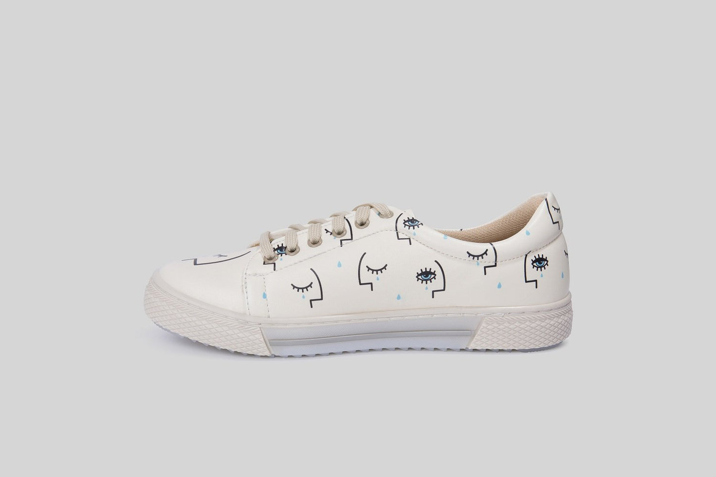 woman-eyes-on-you-sneakers