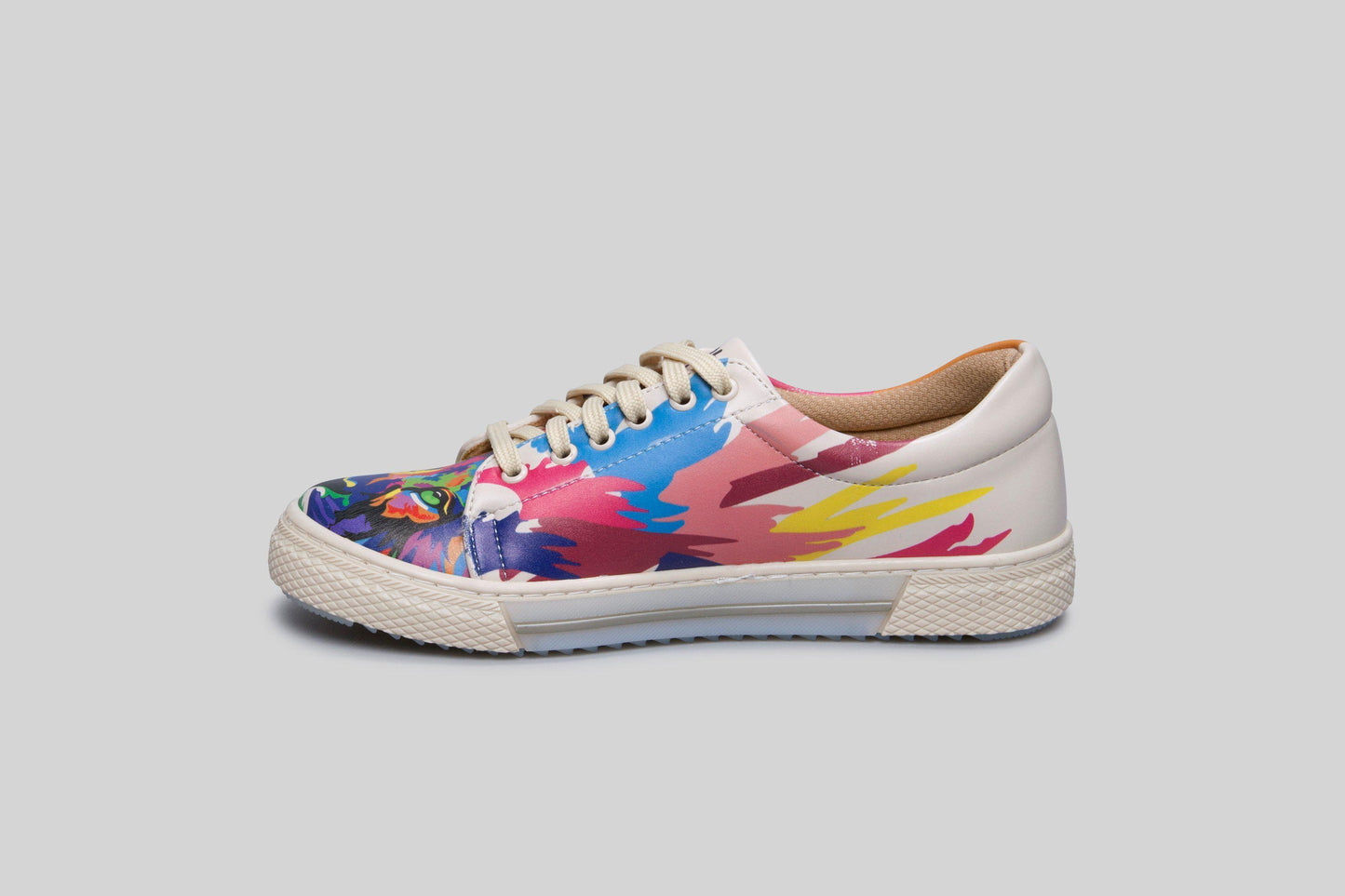 woman-lion-king-colors-sneakers
