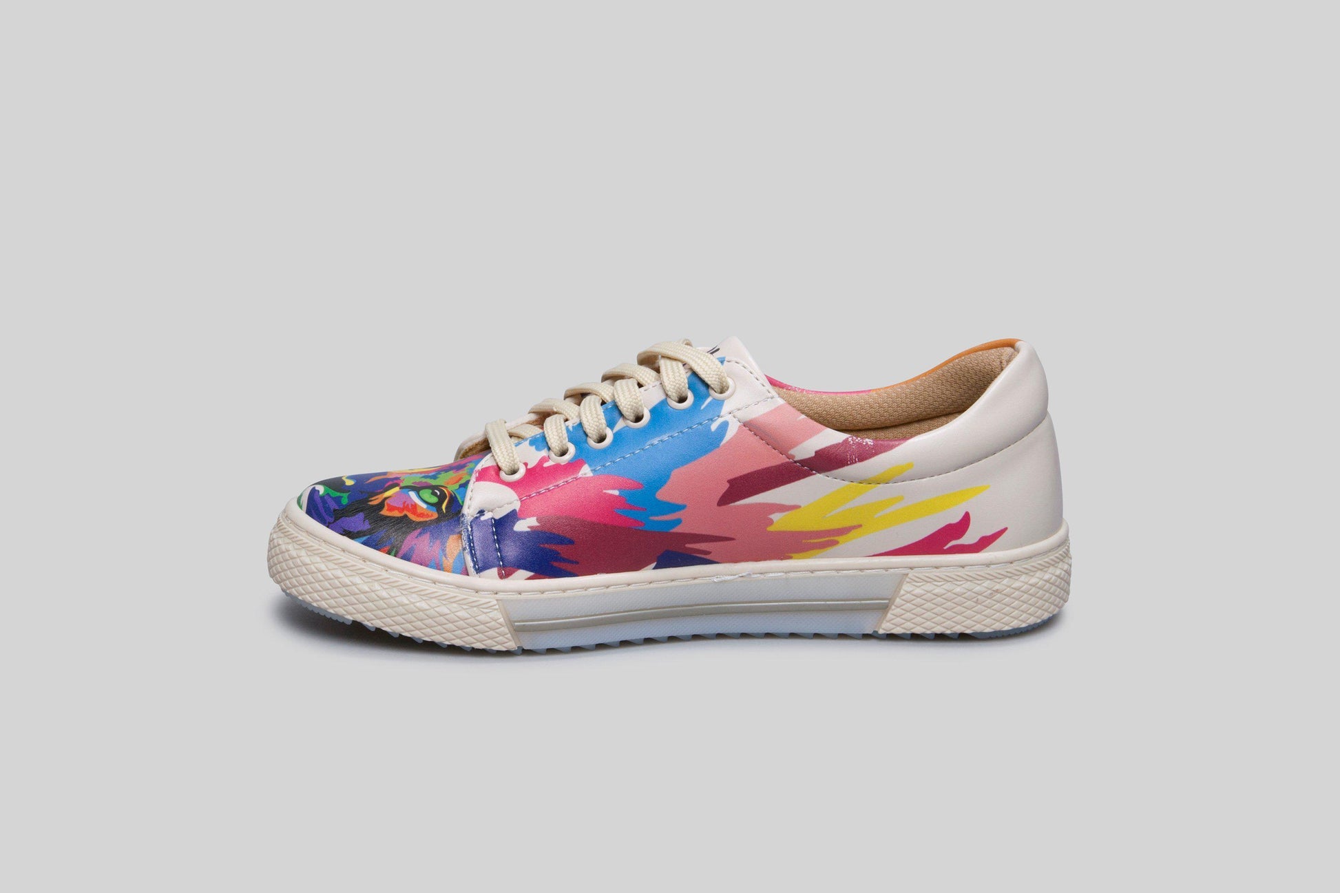 woman-lion-king-colors-sneakers