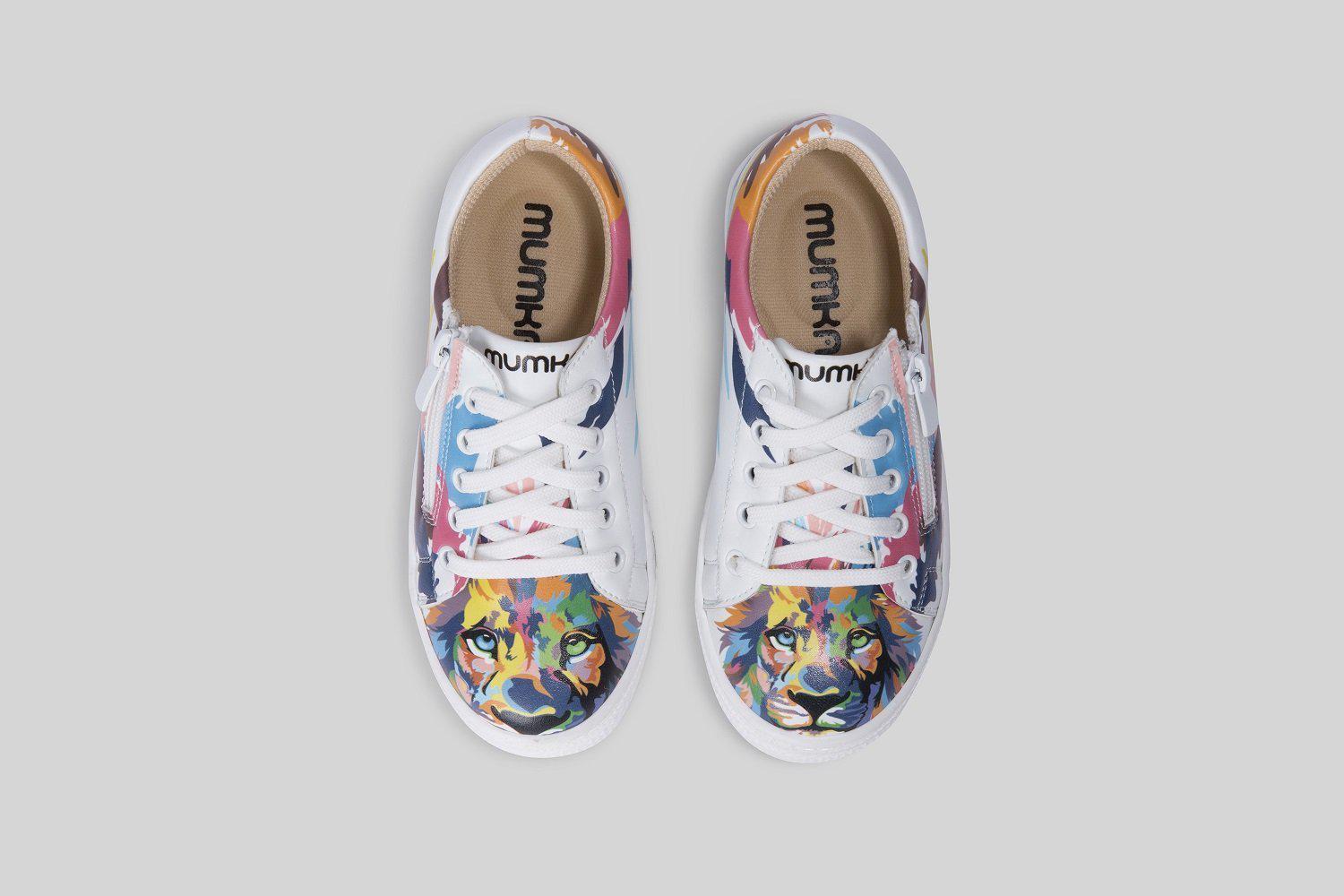 woman-lion-king-colors-sneakers