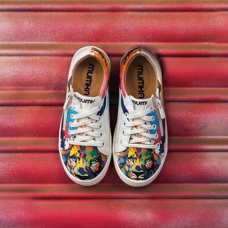 woman-lion-king-colors-sneakers