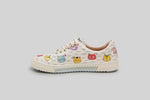 woman-meow-cats-beige-sneakers