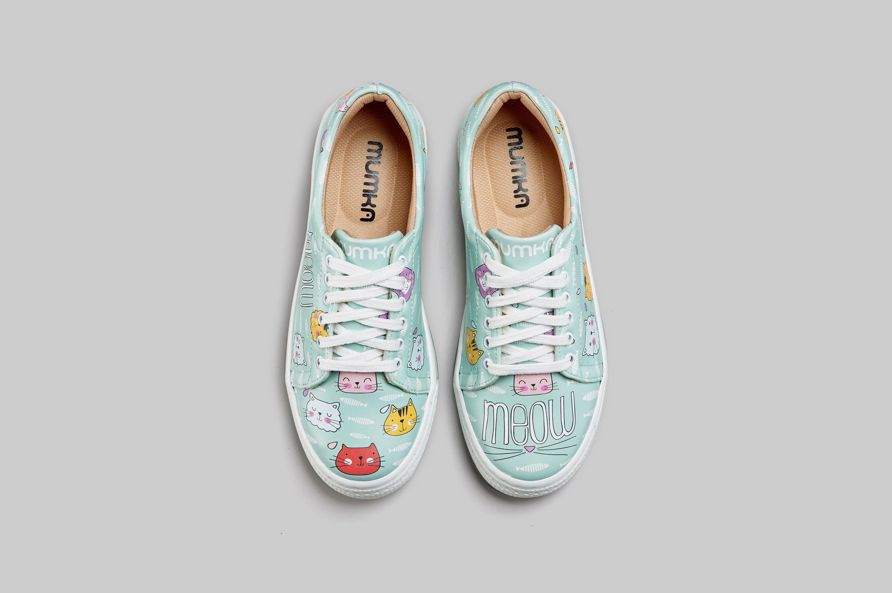 woman-meow-cats-green-sneakers