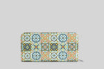 woman-mosaics-purse